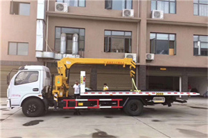 夏阳街道附近汽车轮胎更换